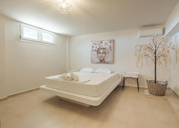 Proteus Beachfront Villa, Villa Toroni