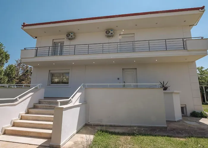 Proteus Beachfront Villa, Toroni