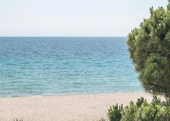 Villa Proteus Beachfront Villa, Toroni