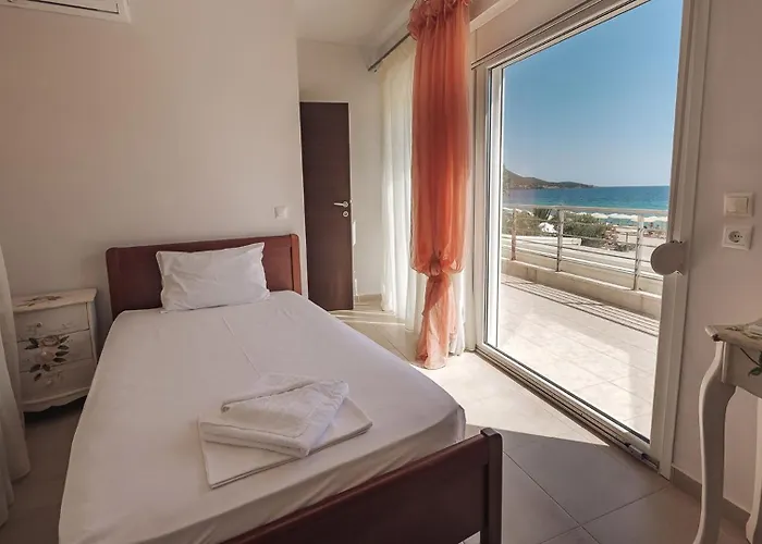 Villa Proteus Beachfront Villa, Toroni