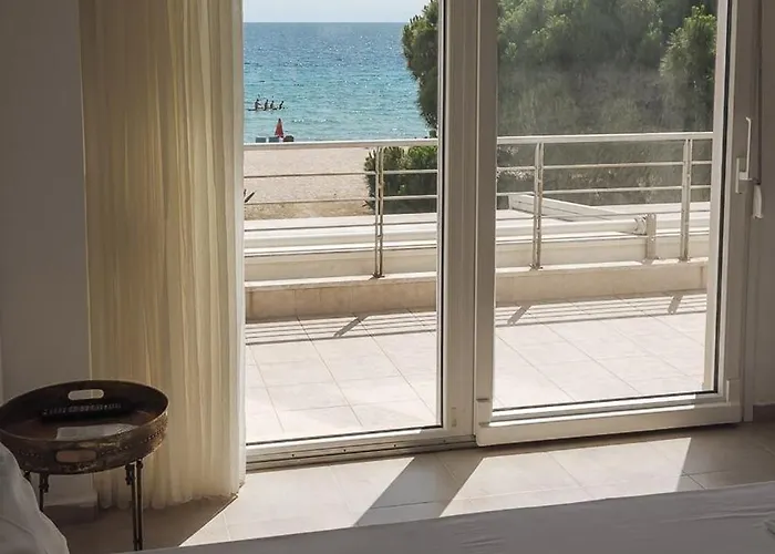 Villa Proteus Beachfront Villa, Toroni