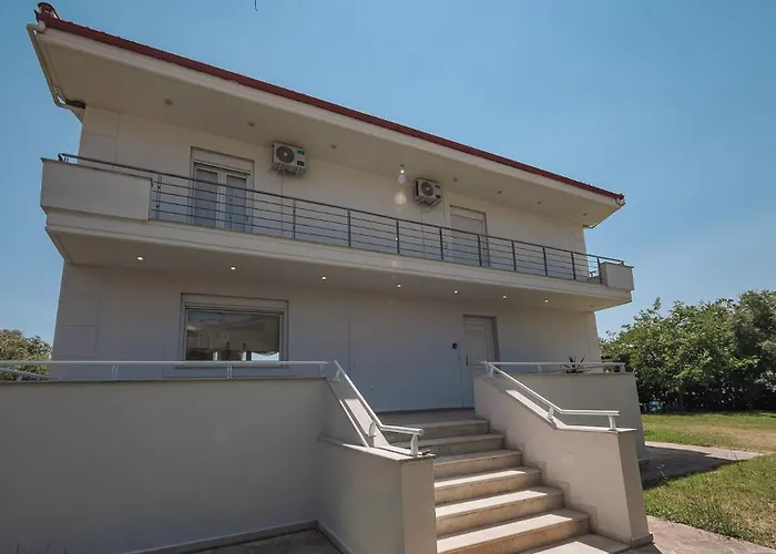 Proteus Beachfront Villa, Villa Toroni