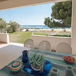 Proteus Beachfront Villa, Vila *