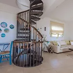 Proteus Beachfront Villa, Vila Toroni