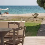 Vila Proteus Beachfront Villa, *