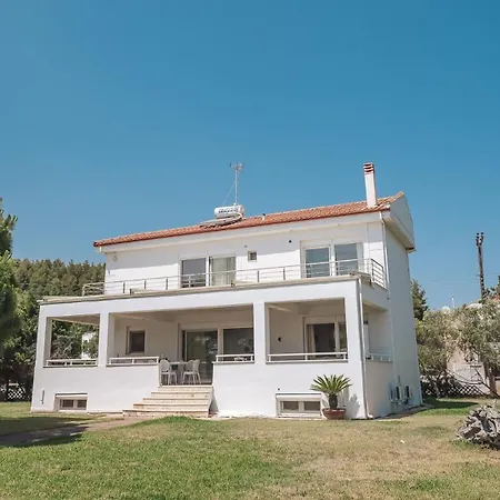 Proteus Beachfront Villa, Villa