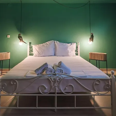 Proteus Beachfront Villa, * Torone