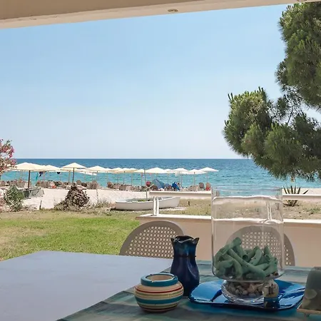 Villa Proteus Beachfront Villa, Torone