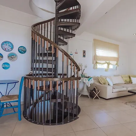 Proteus Beachfront Villa, Villa Torone