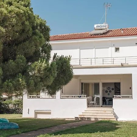 Proteus Beachfront Villa,
