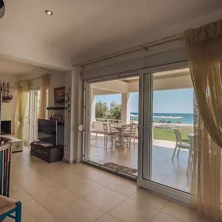 Proteus Beachfront Villa, Villa