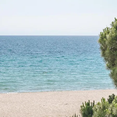 Villa Proteus Beachfront Villa, Torone