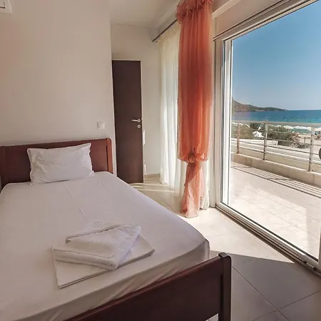 Villa Proteus Beachfront Villa, Torone