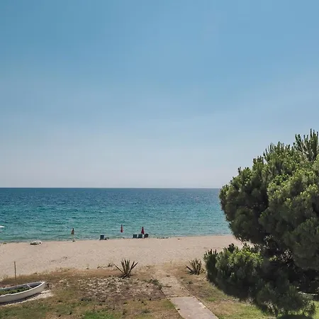 Proteus Beachfront Villa, Villa
