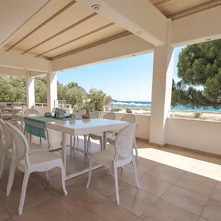 Proteus Beachfront Villa, Villa *