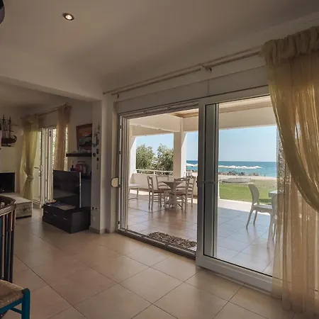 Proteus Beachfront Villa, Villa