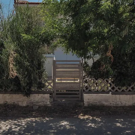 Proteus Beachfront Villa, Villa Toroni