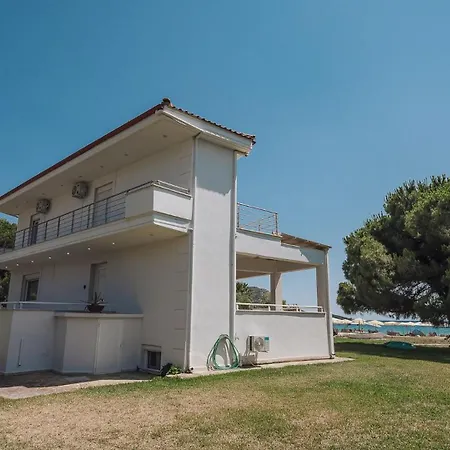 Proteus Beachfront Villa, Villa *