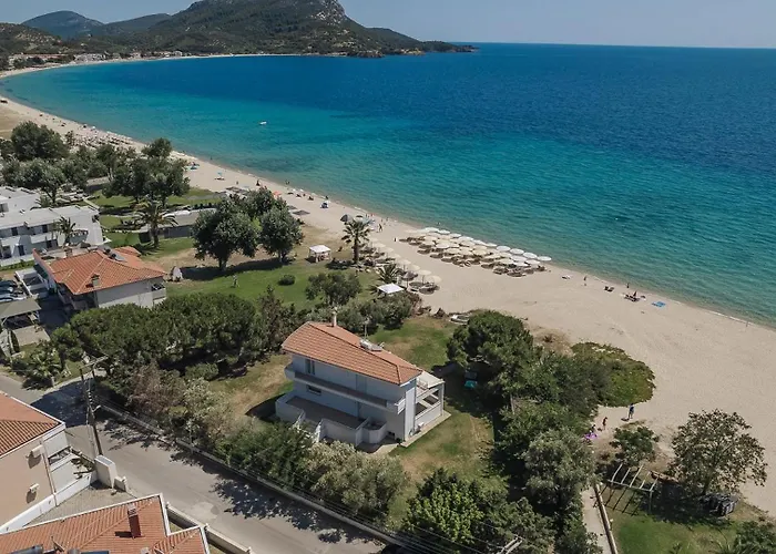 Proteus Beachfront Villa, Willa