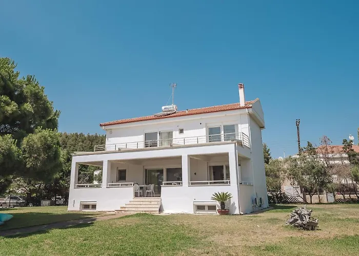 Proteus Beachfront Villa, Willa