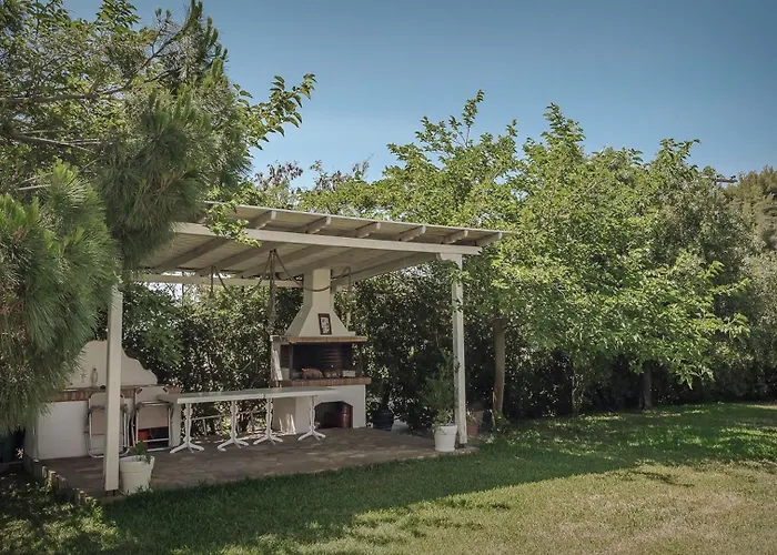 Proteus Beachfront Villa, Willa