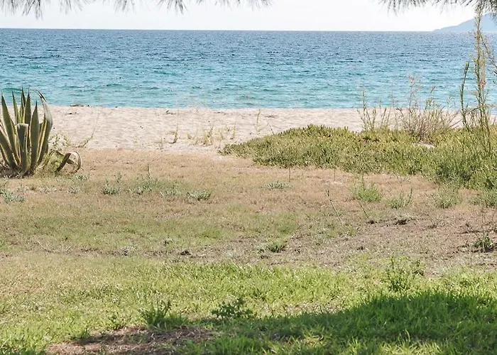 Proteus Beachfront Villa, *