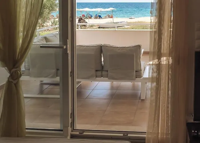 Proteus Beachfront Villa, *