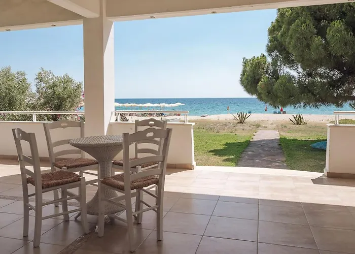 Proteus Beachfront Villa, Willa *