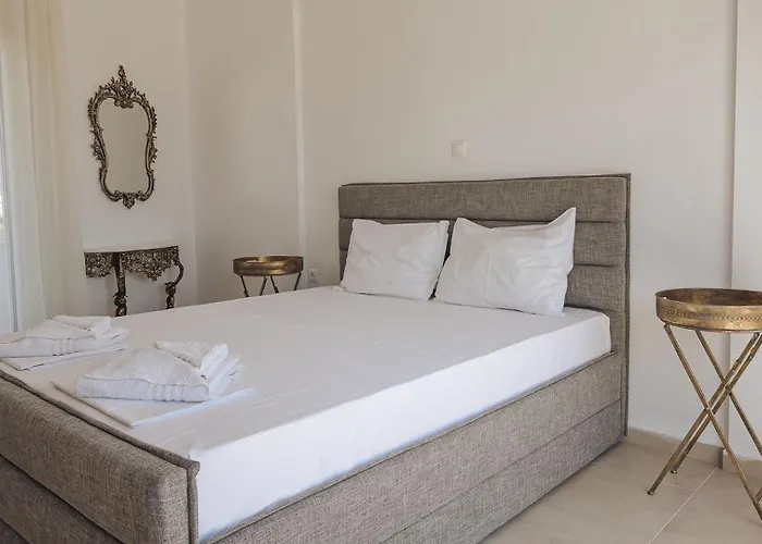 Proteus Beachfront Villa, Willa
