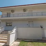 Proteus Beachfront Villa, Toroni