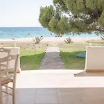 Villa Proteus Beachfront Villa, Toroni