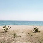 Proteus Beachfront Villa, Villa Toroni