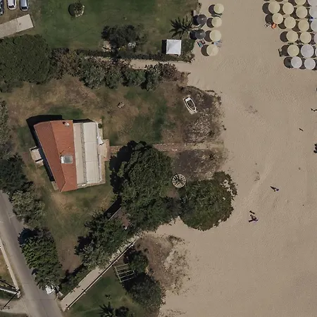 Proteus Beachfront Villa, * Toroni
